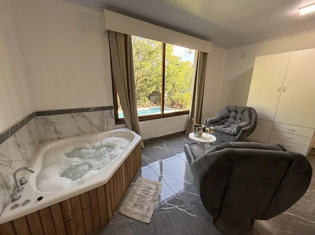 Hidromasaje de la Suite VIP de Complejo Ysyry